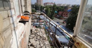Демонтаж балкона Кыштым, цена от 2994 руб.