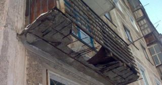 Демонтаж балкона Кыштым, цена от 2994 руб.