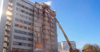 Демонтаж многоэтажного дома Кыштым, цена от 3730 руб.