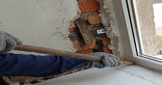Демонтаж оконных откосов по выгодной цене от 526 руб. в Кыштыме - Сварной-Кшт